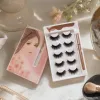 ومن الطبيعي أن تستخدم أدوات الماكياج الطبيعي الطويل الطويل الذي يكتنفه الرموش الاصطناعية details Picture